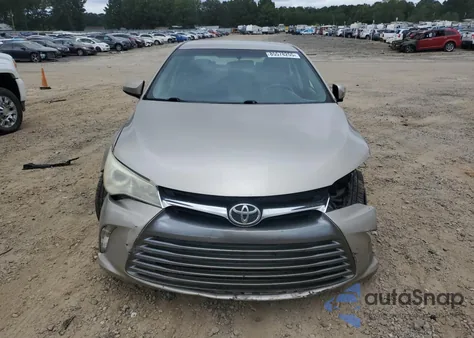 2015 Toyota Camry Le z USA, uszkodzony, nr VIN 4T4BF1FK4FR509209